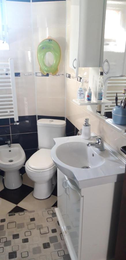 Apartments Holiday Вране Экстерьер фото