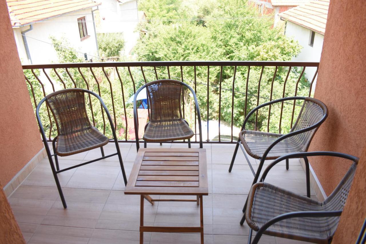 Apartments Holiday Вране Экстерьер фото