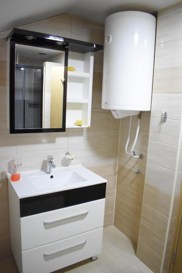 Apartments Holiday Вране Экстерьер фото