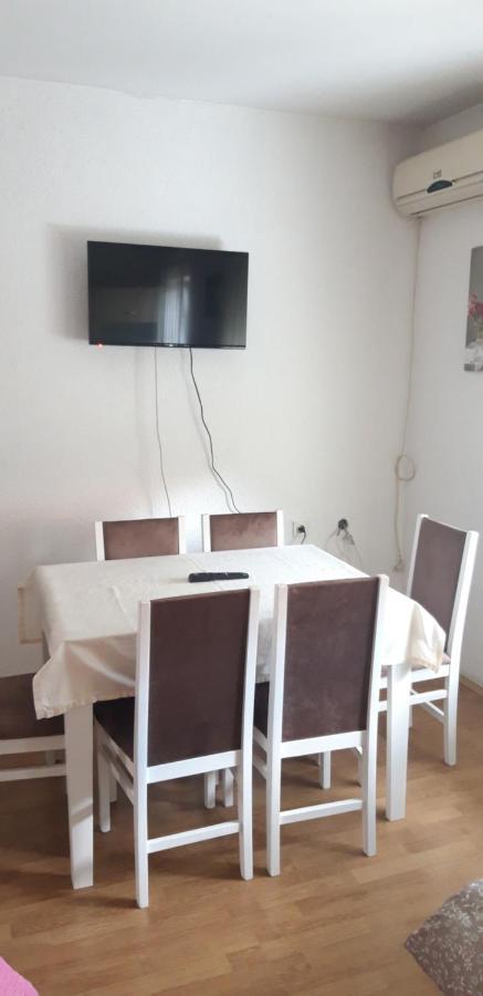 Apartments Holiday Вране Экстерьер фото