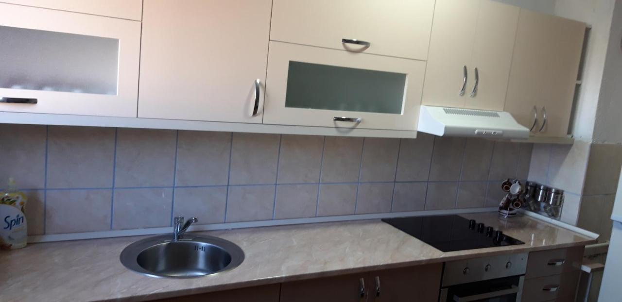 Apartments Holiday Вране Экстерьер фото