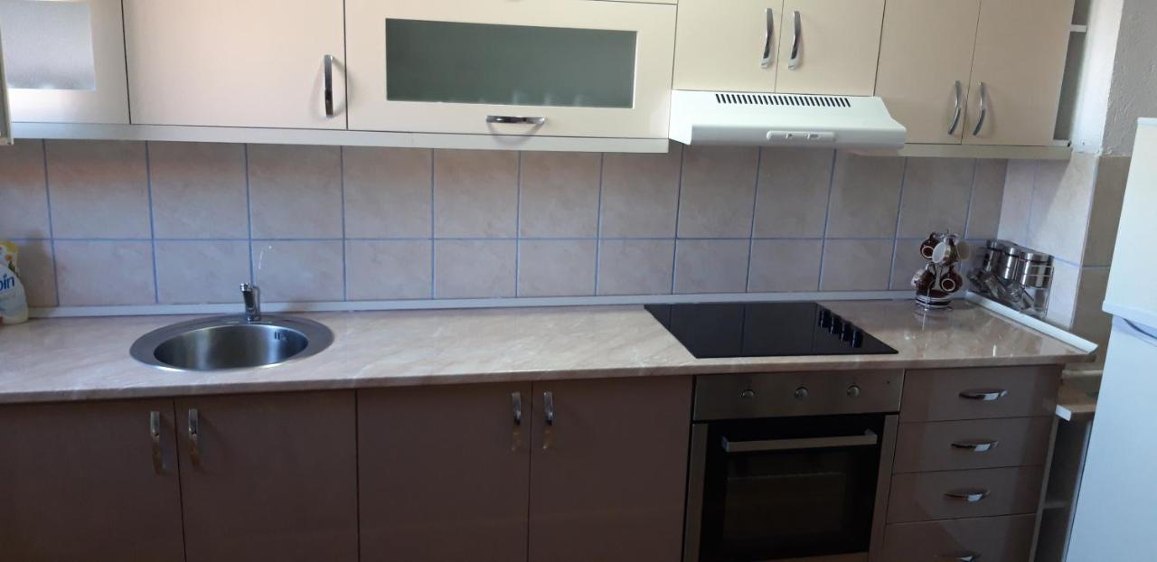 Apartments Holiday Вране Экстерьер фото